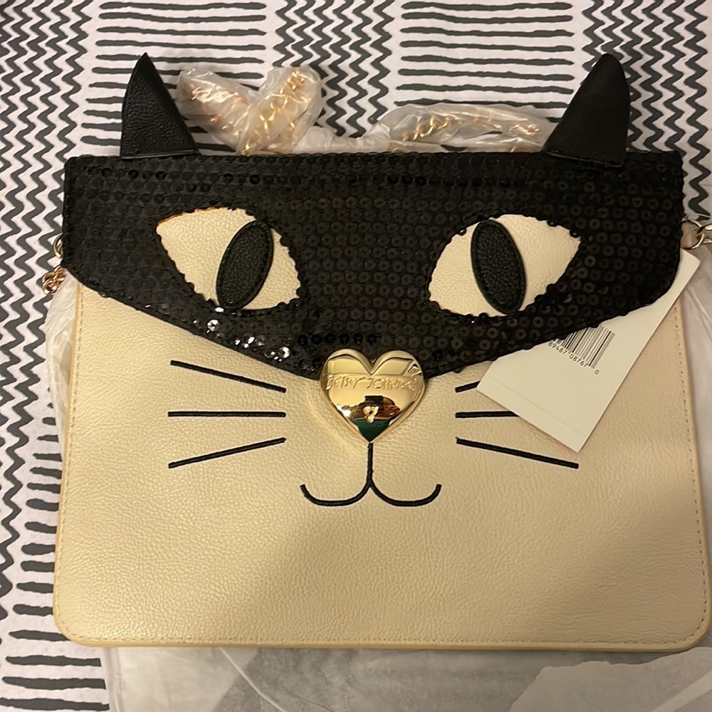 New Betsey Johnson, cat cream clutch bag with gold strap